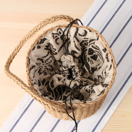 Simple And Casual Hand-carrying Bucket Straw Bag