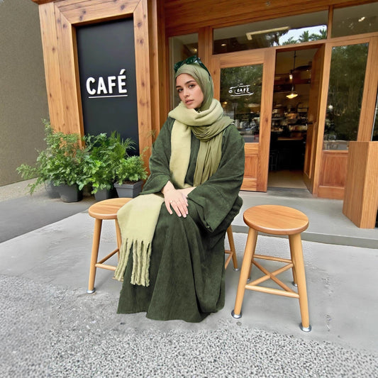 Elegant Muslim Fashion Dresses And Robes From The Middle East