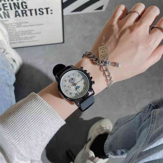 American Retro Minority Watch Female Junior High School Students