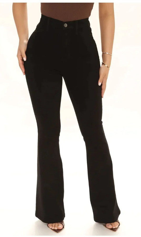 Højtaljede straight-leg jeans, der er slankende og figursmigrende