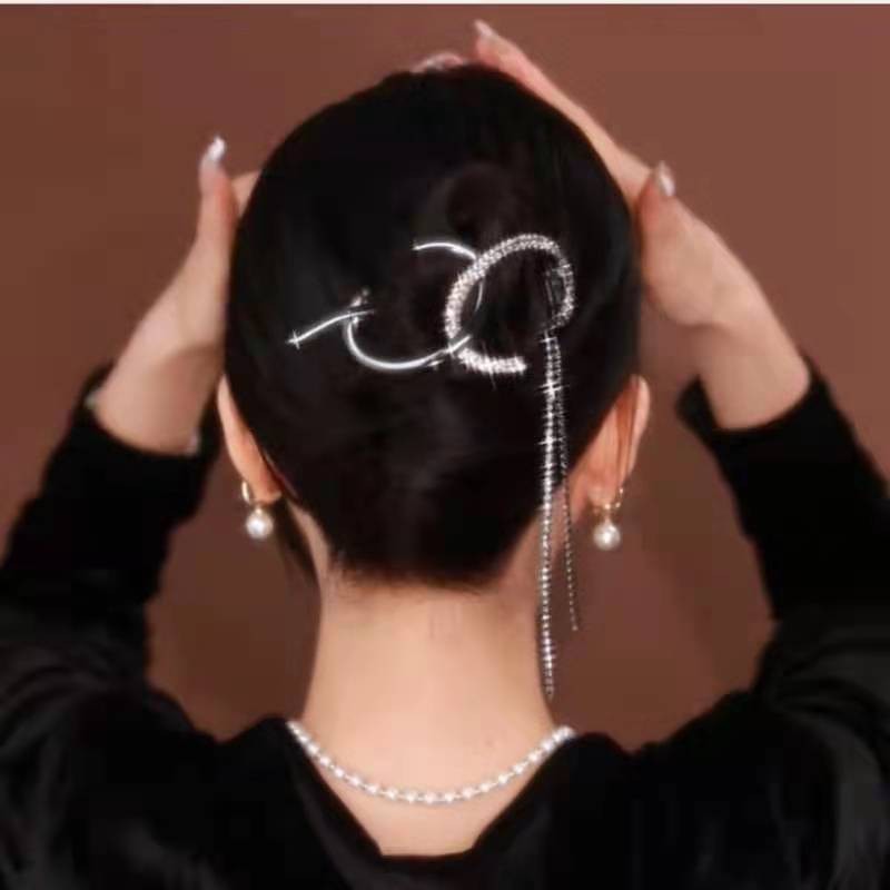 Temperament Double C Tassel Twist Clip Hairpin