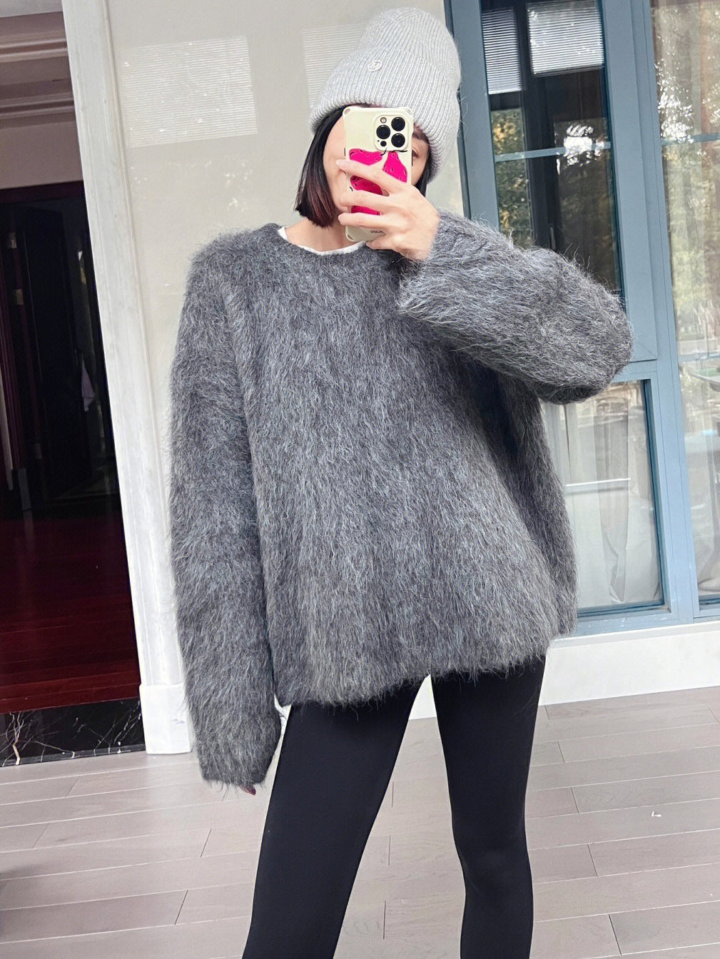 White Round Neck Thick Sweater For Women Loose And Idle Soft Glutinous