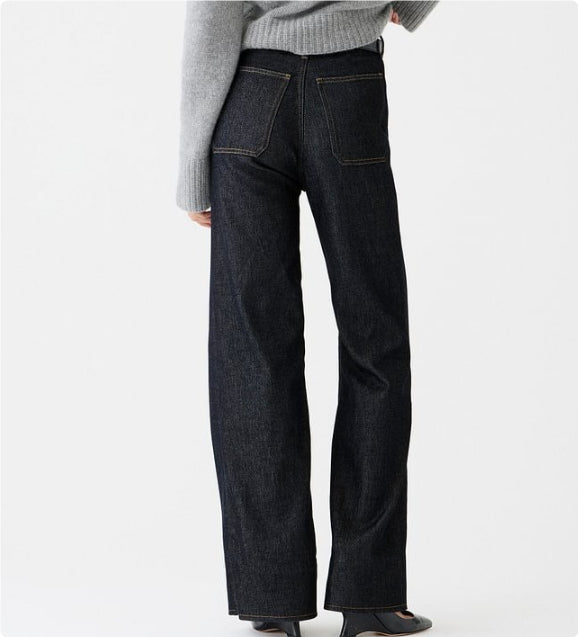 Løse fritidsjeans med knapper og let svaj i washed-out look