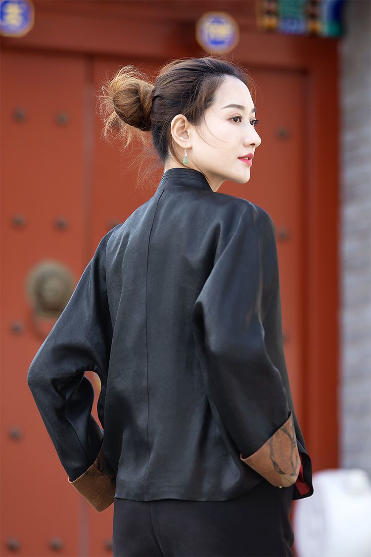 Women's Spring Satin Chinese Blouse Long-sleeved Tang Suit Jacket With A Word Disc Button