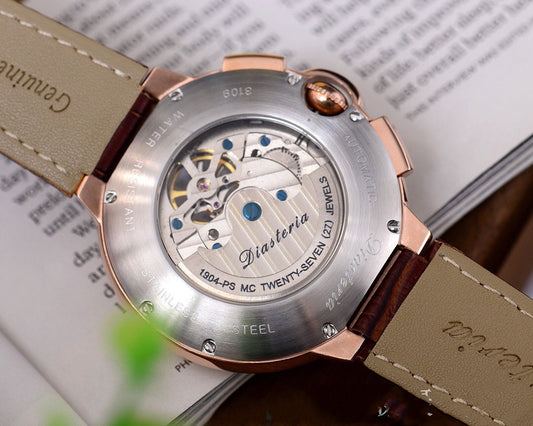 Mechanical watch of hollow flywheel movement