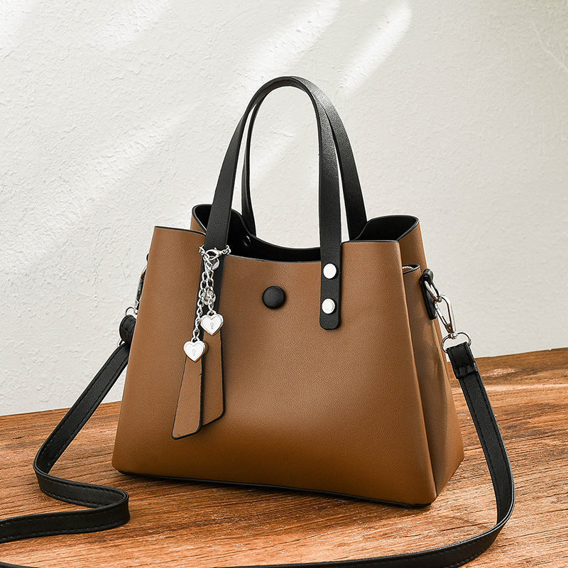 Fashionable versatile messenger bag