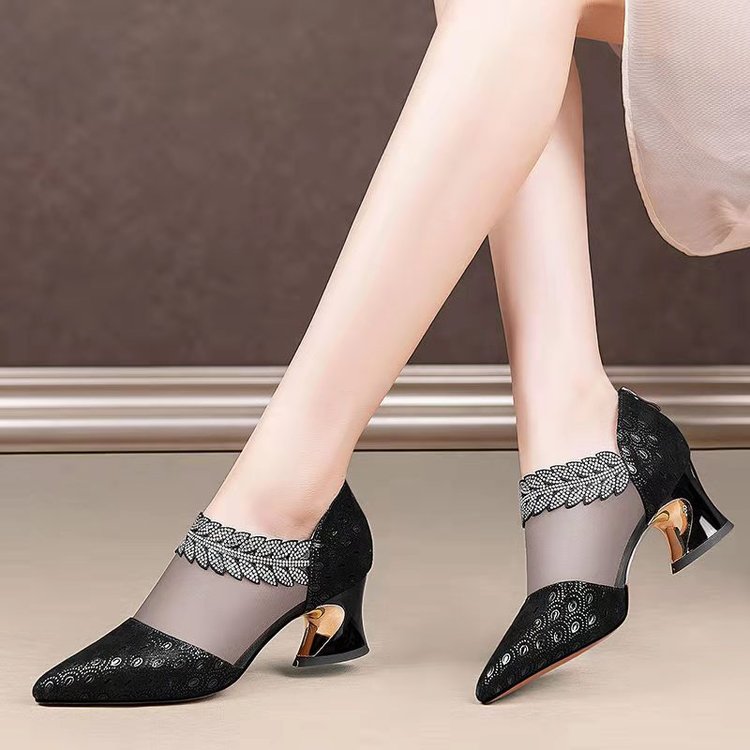 Leather Block Heel Hollow Breathable Roman Baotou Mesh Sandals