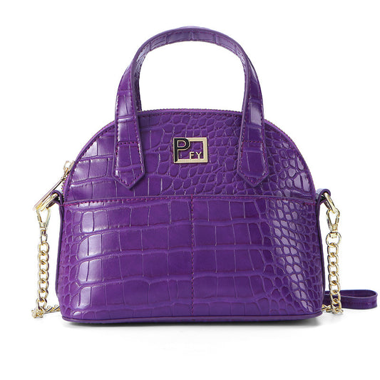 Large capacity shoulder bag