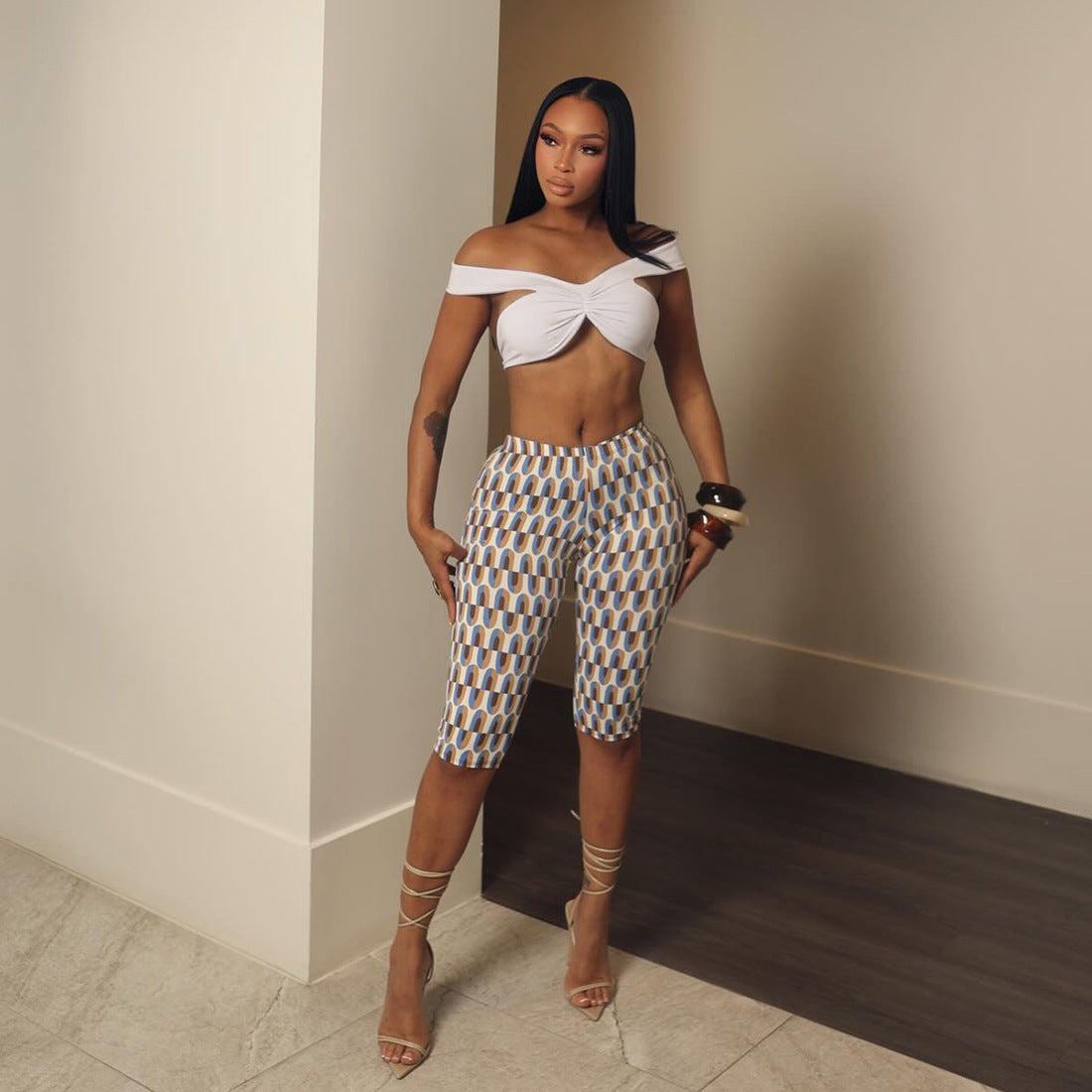 Women's Solid-color Top And Printed Capri Pants Set
