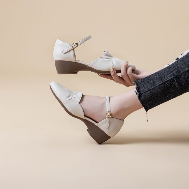 New Women's Closed Toe Sandals, Mid Heel Summer French Pointed Toe Vintage Soft Leather Shoes For Mother