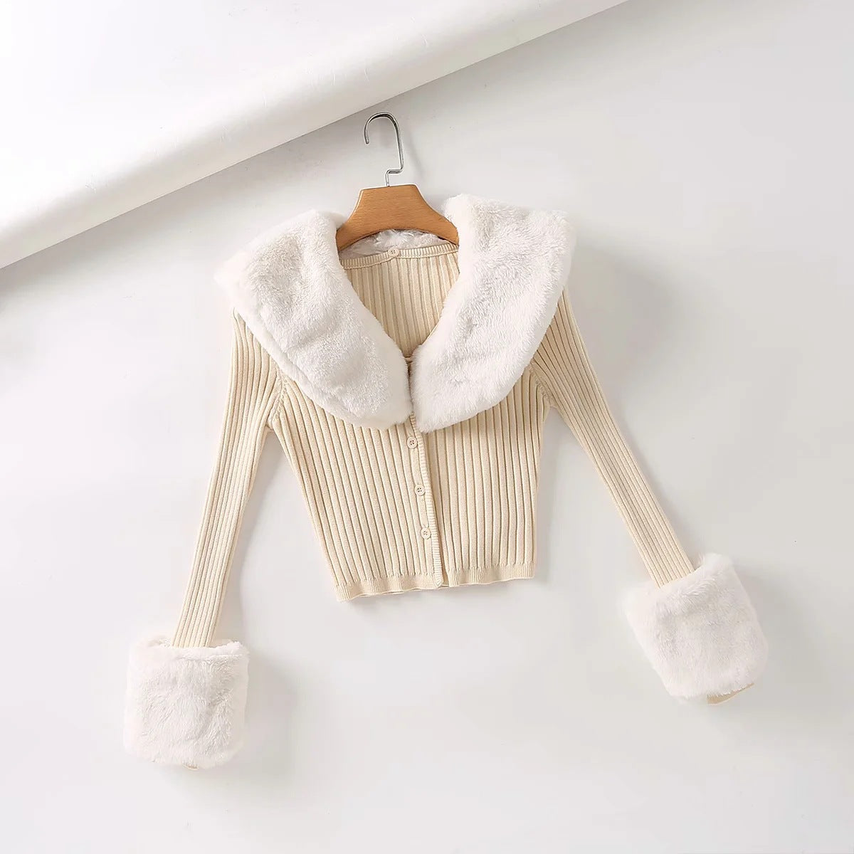 Fashionable Detachable Fur Collar Single-Breasted Short Knit Top