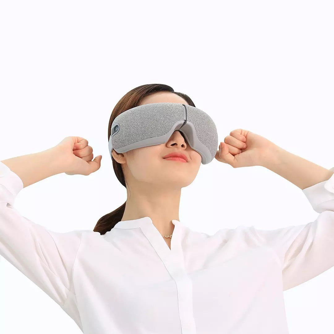 Smart Eye Massager To Relax And Soothe Dark Circles Under The Eyes