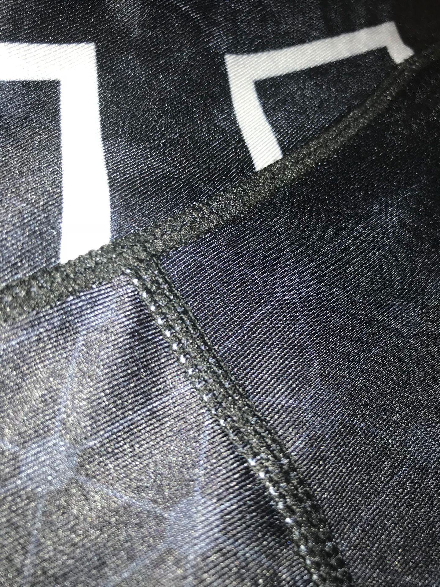 Women's Black Rectangular Print Cropped Pants