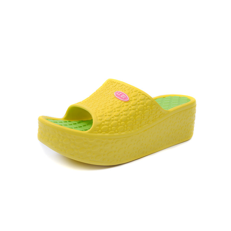 Women's fashion slippers with thick soles