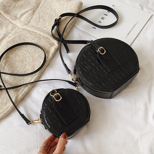 Wild small round bag