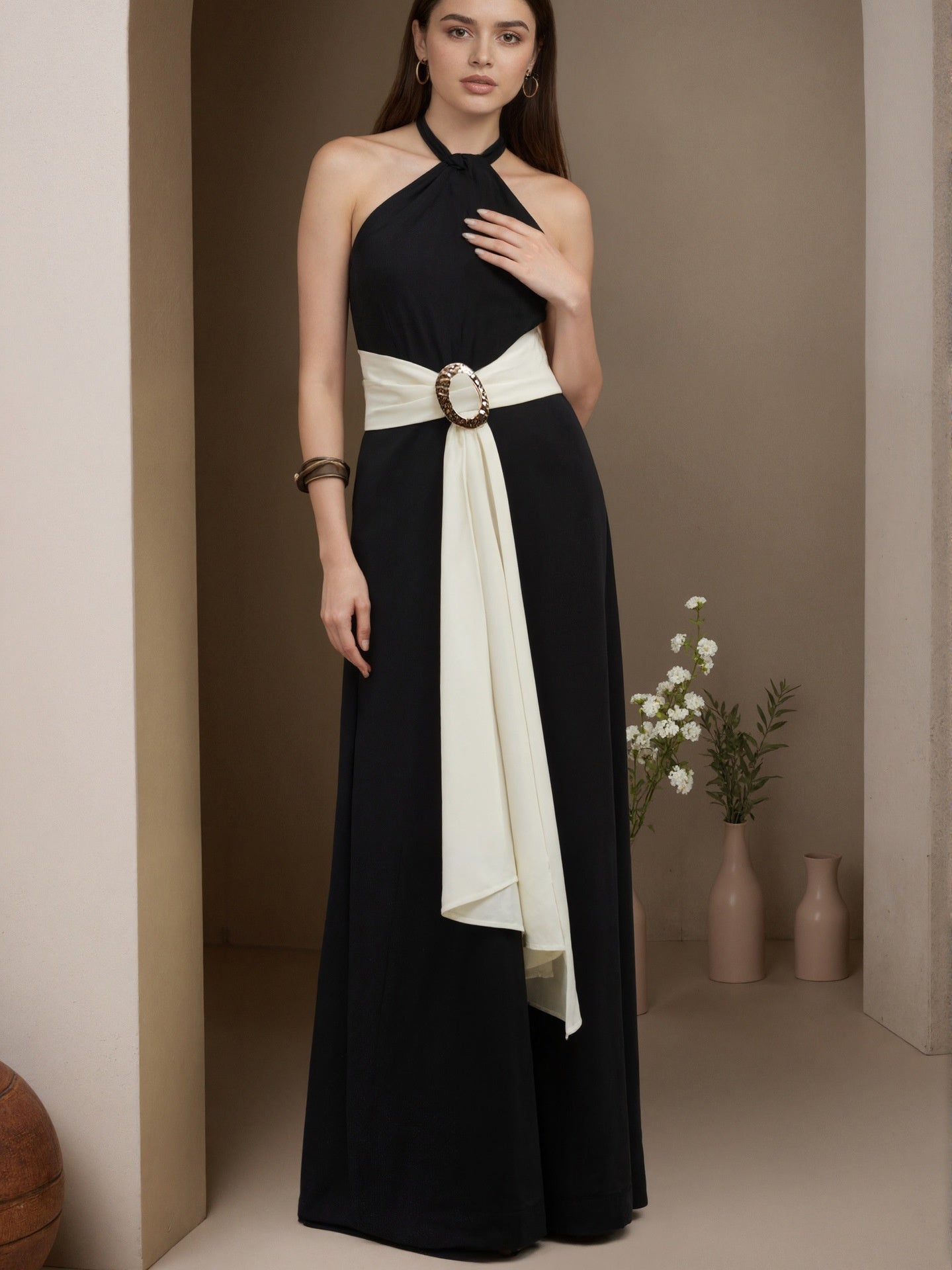 Dame jumpsuit med farveblokke og fransk halterneck