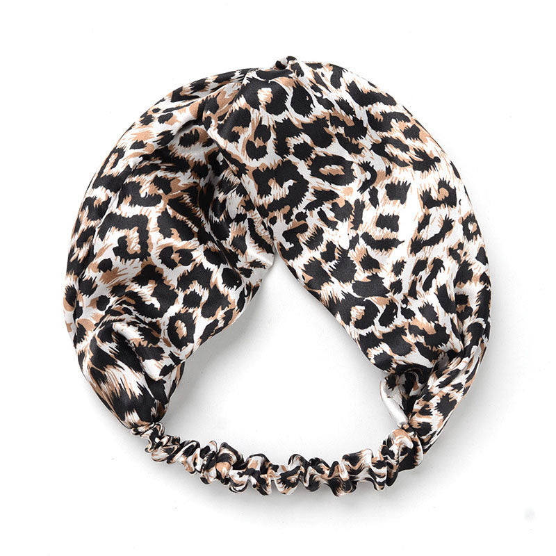 End the hairband in the middle