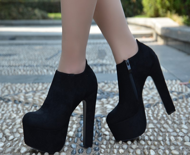 Rough High-heeled Frosted Ladies Martin Boots