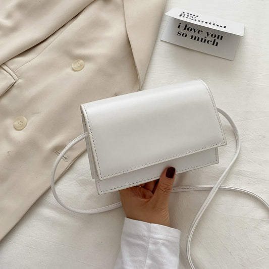 The new fashionable small square bag of is versatile