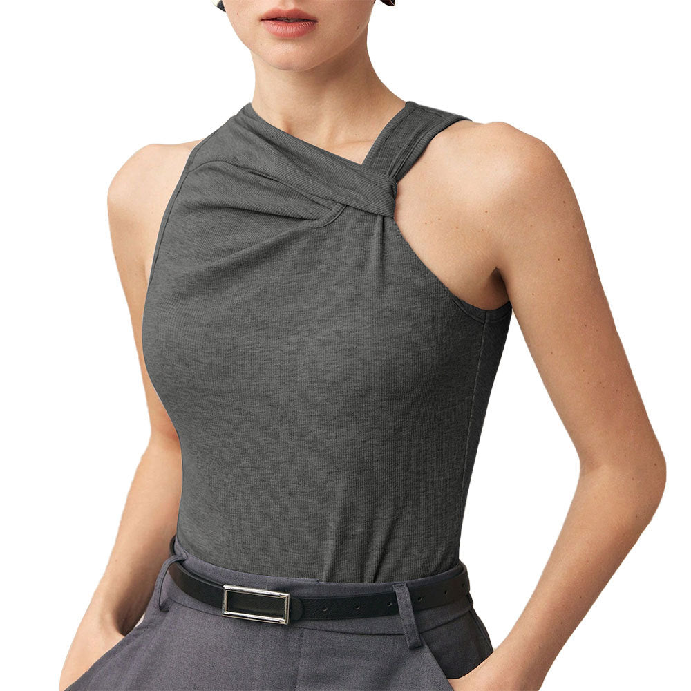 Stylish And Sophisticated Sleeveless Top For Commuting In A Mature Lady Style