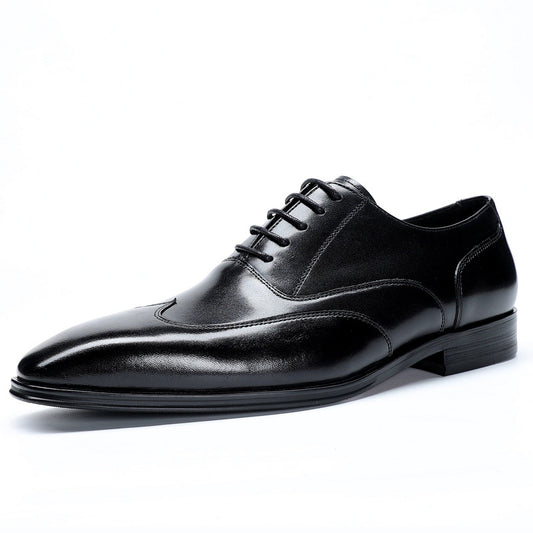 Små herresko i koreansk stil med firkantet snude og brogue-detaljer