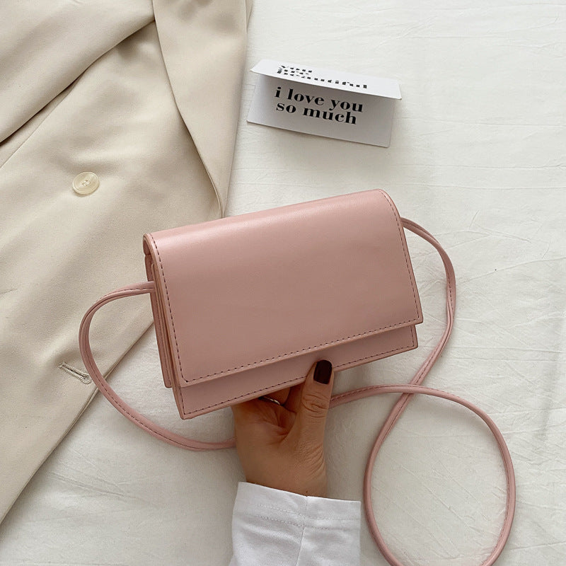The new fashionable small square bag of is versatile