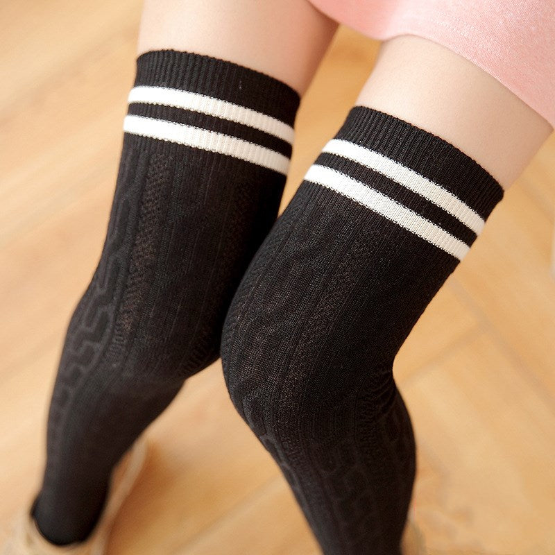 Twist vertical stripe high socks