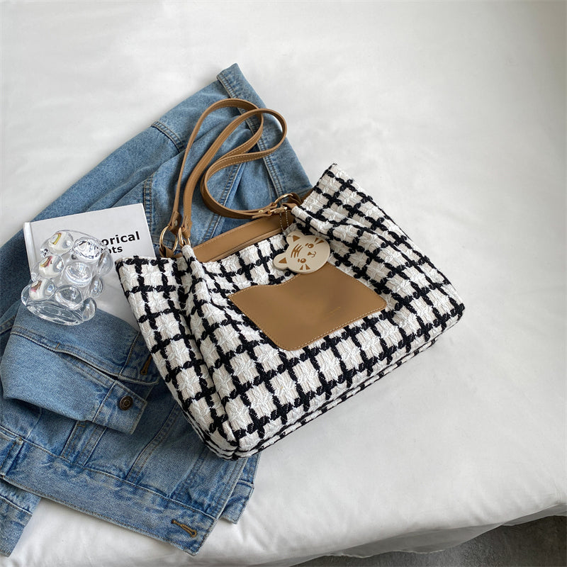 Women's Commuting Shoulder Bag Is Popular