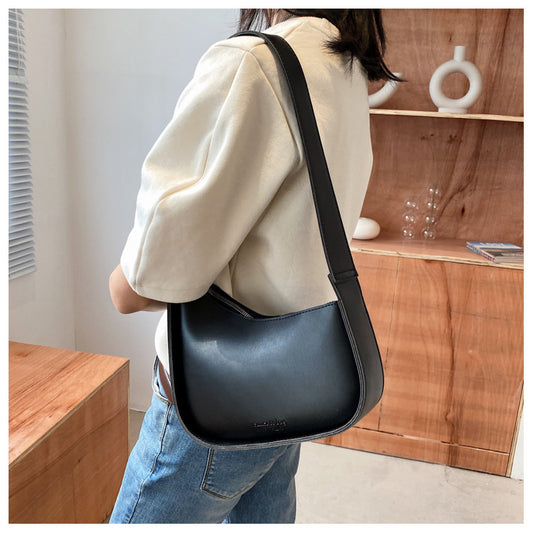 Retro Versatile Womens Saddle Bag In A Minimalist Style