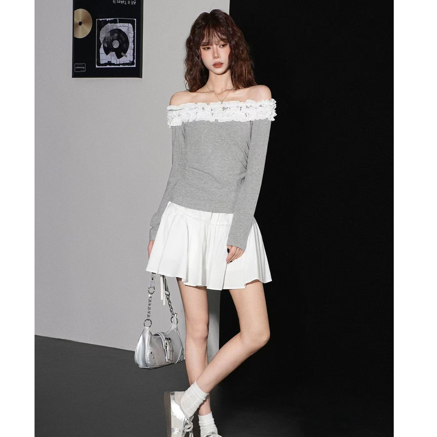 Womens Long-Sleeve T-Shirt With A Collarless Neckline And A Lace-Like Mushroom-Shape Trim
