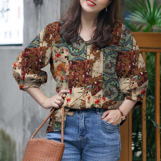Womens Stylish V-neck Top With Three-quarter-length Sleeves Featuring A Printed Design