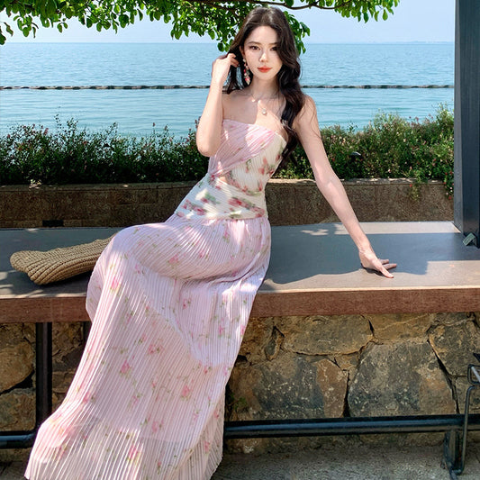 Cinched Figure-flattering Sweet Pleated Dress