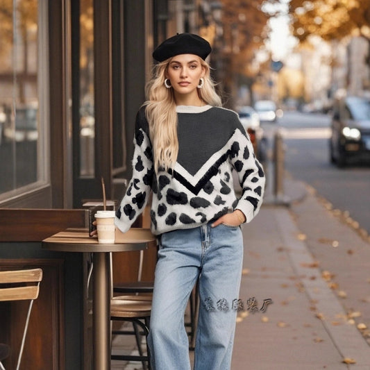 Women's Plush Printed Knitted Pullover With Round Neck And Leopard Print