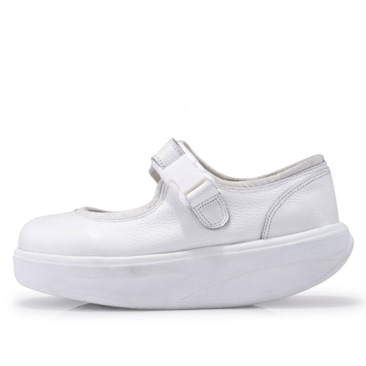 Comfortable and casual little white shoes