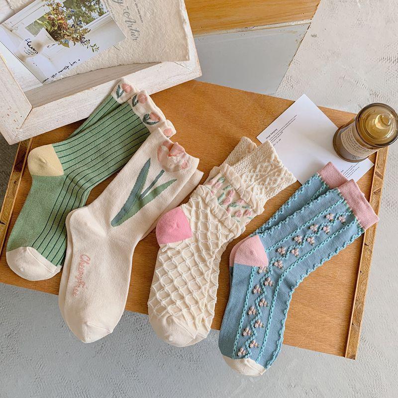 Women's Retro College Style Tulip Floral Cotton Socks