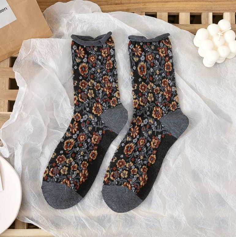 Hemming loose jacquard pile socks