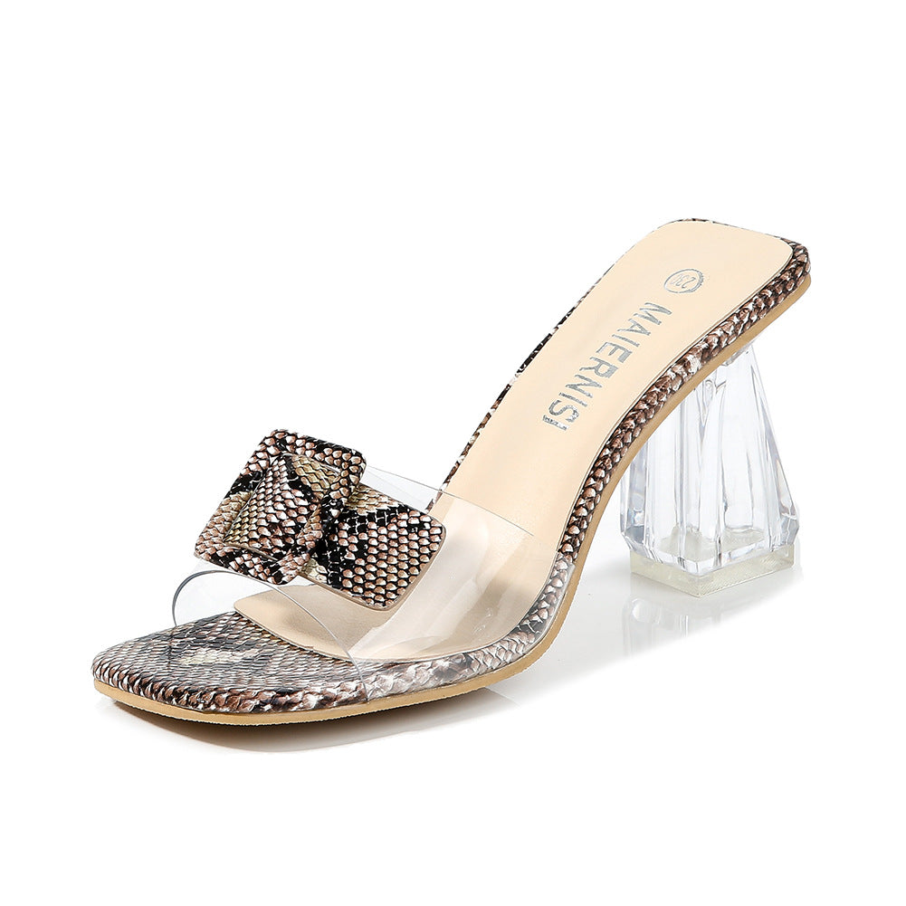 Versatile and fashionable large sandals