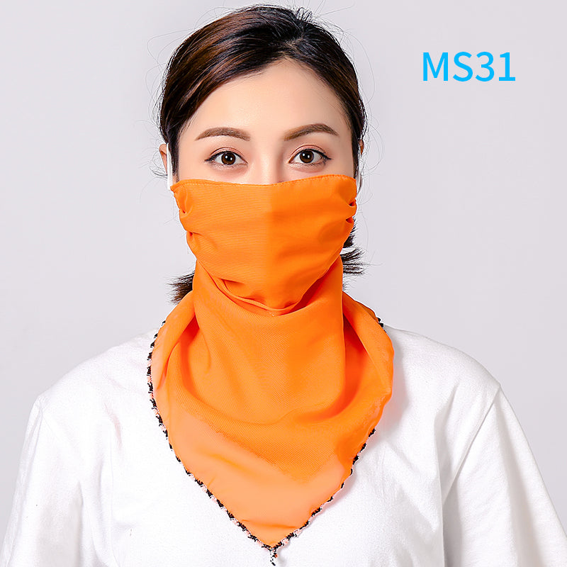 Outdoor riding triangle scarf