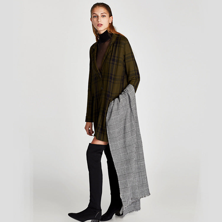 Black and white plaid cashmere scarf