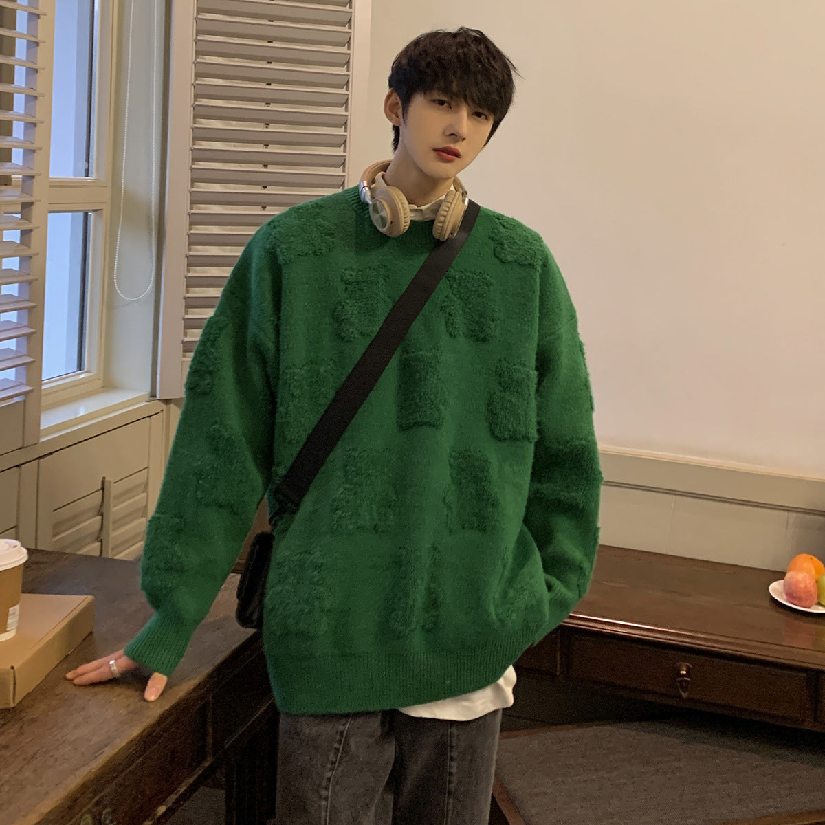 Fashionable Sweater New Knitwear Bear Jacquard