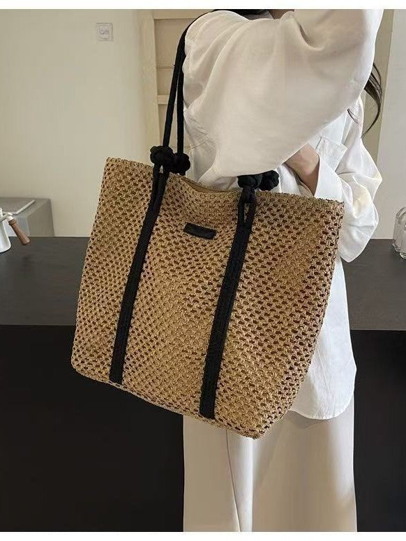Commuter Large Capacity One-shoulder Knitted Beach Bag