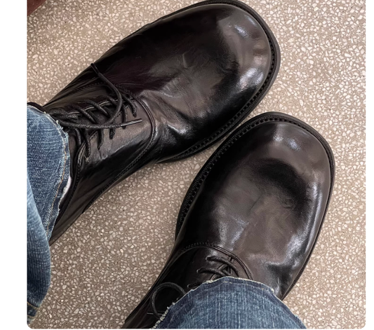 Elegant Leather Commuter Shoes In Smoked Cowhide