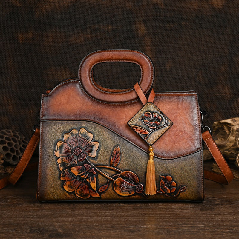 Retro bærbar crossbody-taske med prægning og børstet finish i etnisk stil til kvinder