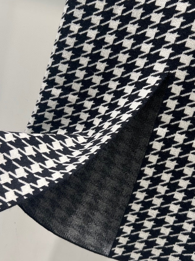 Fashionable Black And White Plaid Hip Skirt High Waist Mid-length Skirt