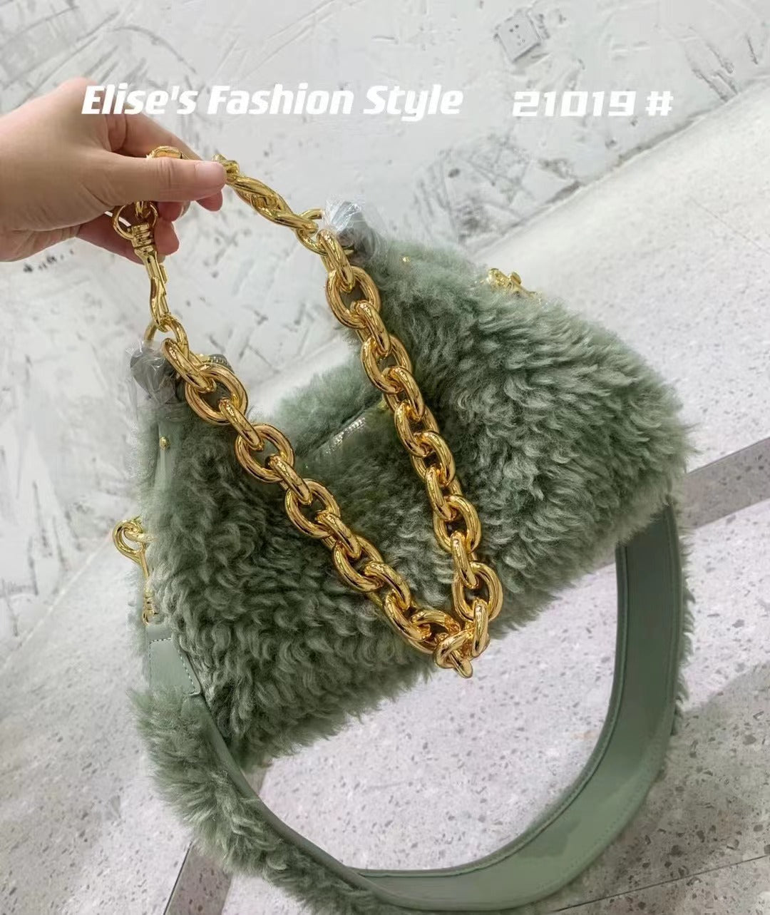 Women's Niche Design Plush Chain Shoulder Messenger Bag