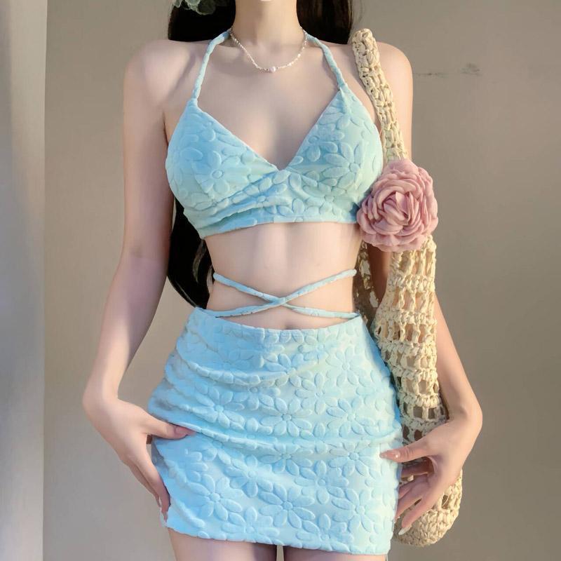 A Sexy Eye-catching Two-piece Set That Also Delivers A Firming Shaping Effect