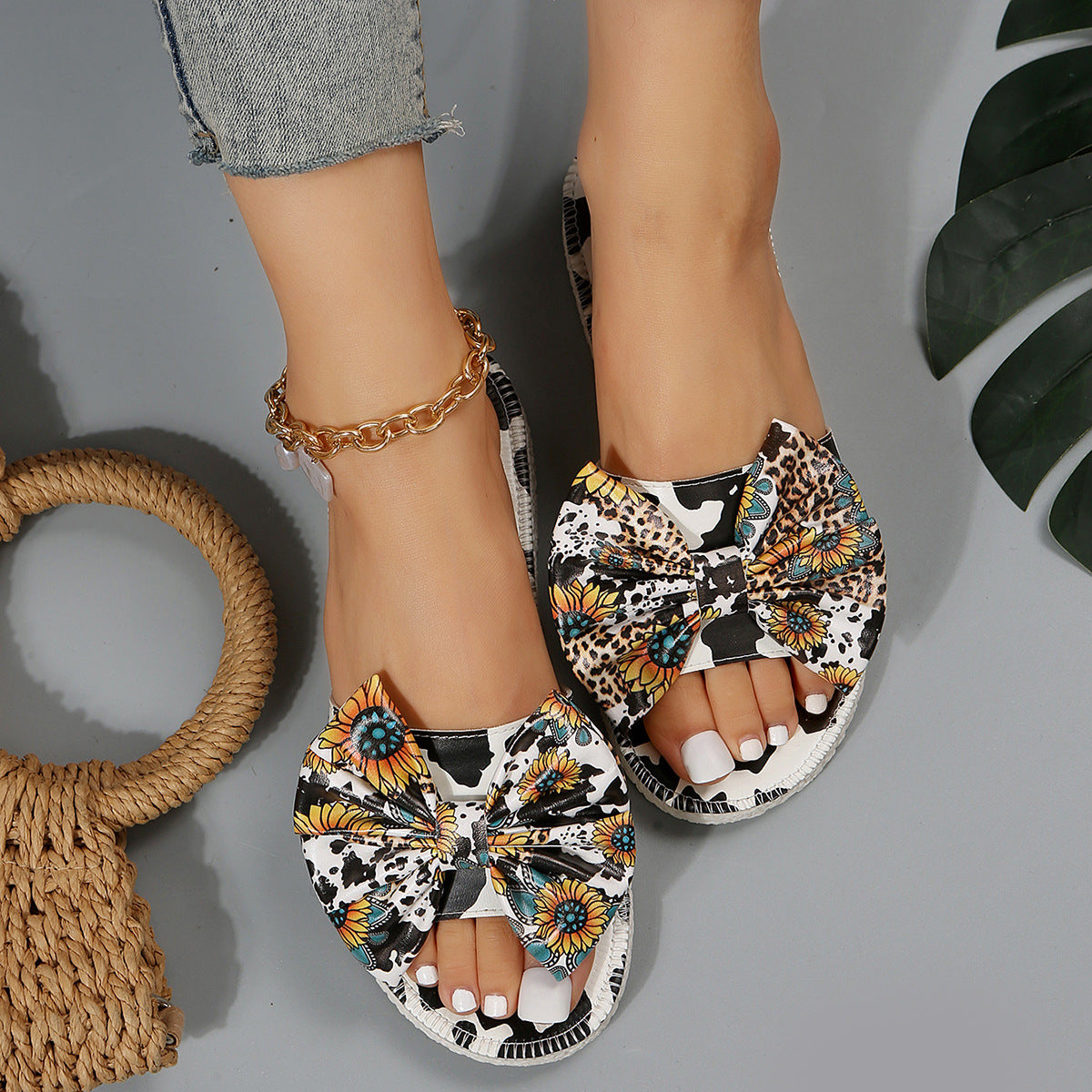Women's Fashion Personality Cows Pattern Bow Outer Wear Flat Slippers