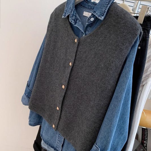 French Retro Small Golden Button Round Neck Knitted Vest For Women Loose