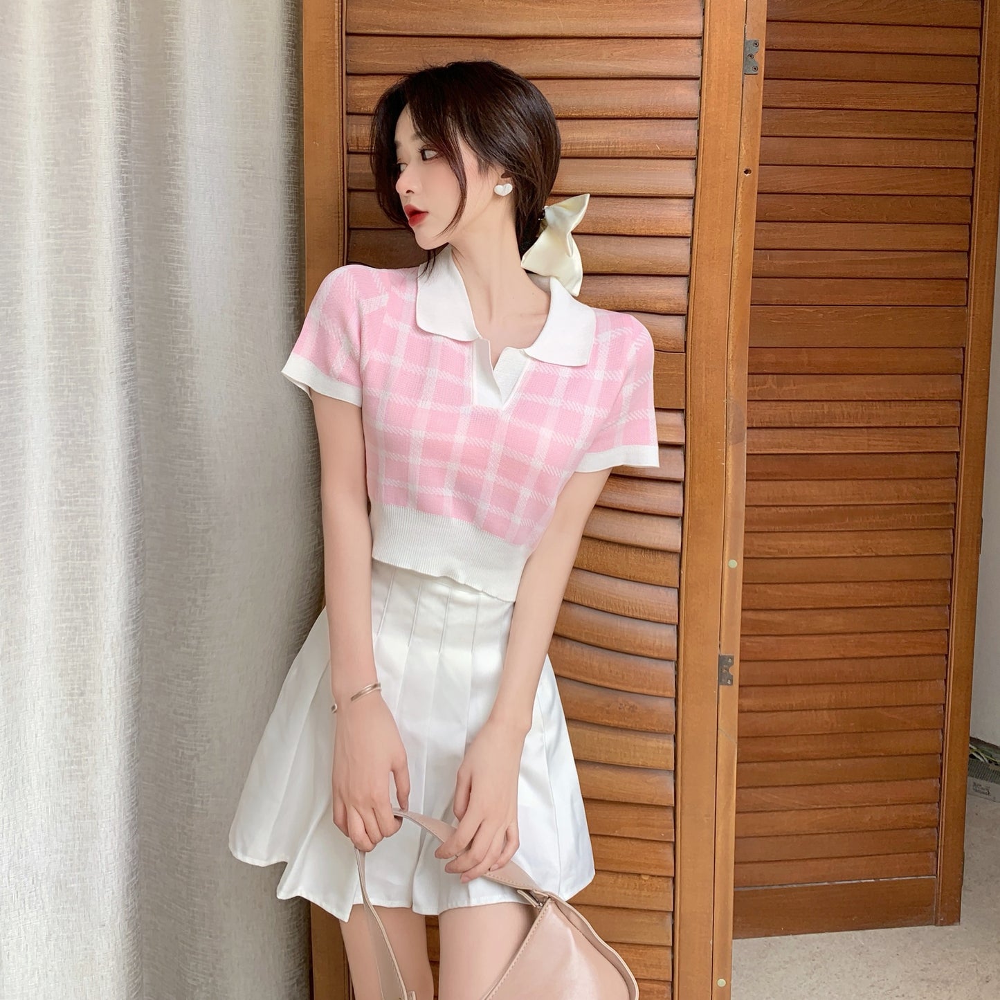 Women's High Waist Short Knitted Top With Design Sense