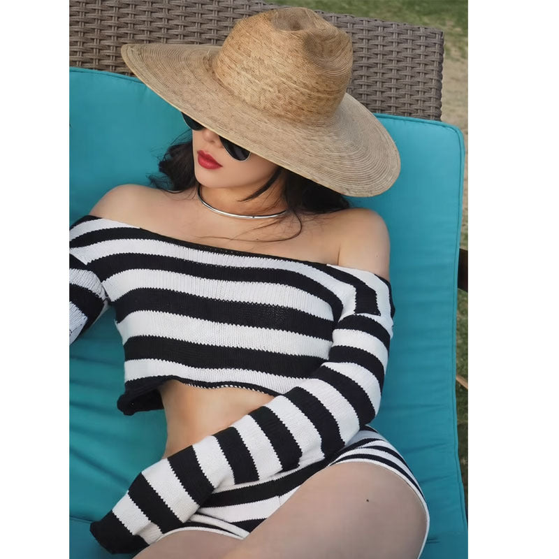 Knitted Set Loose-fitting Top And Striped Shorts